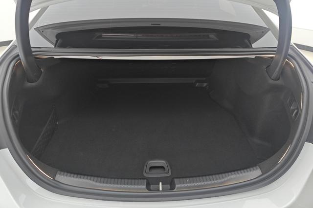 Mercedes-Benz C-Class 2023 C 200 L — фото 17