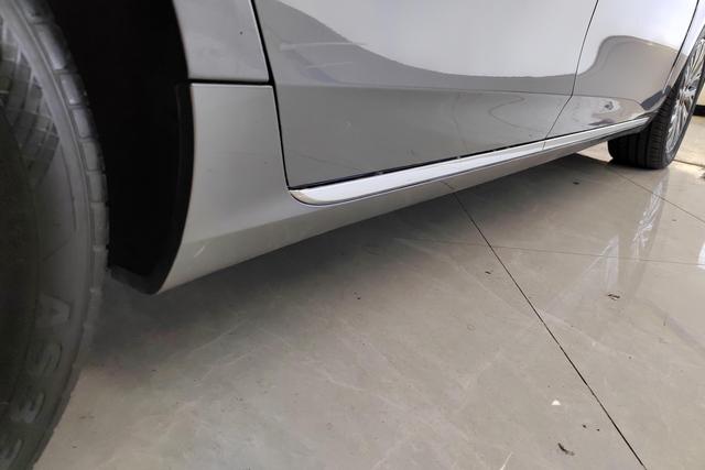 Red flag H5 2023 Темно-серый из Китая