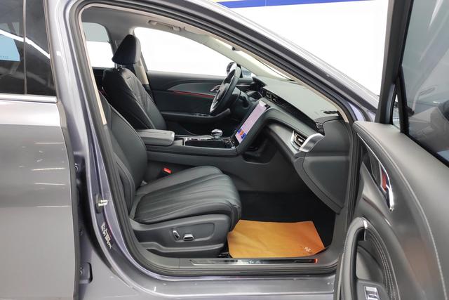 Red flag H5 2023 Темно-серый из Китая, фото 5