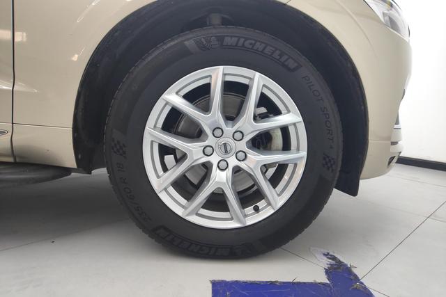 Volvo XC60 2021 Желтый из Китая, фото 3