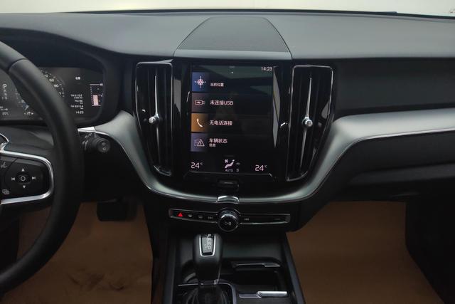 Volvo XC60 2021 Желтый из Китая, фото 4