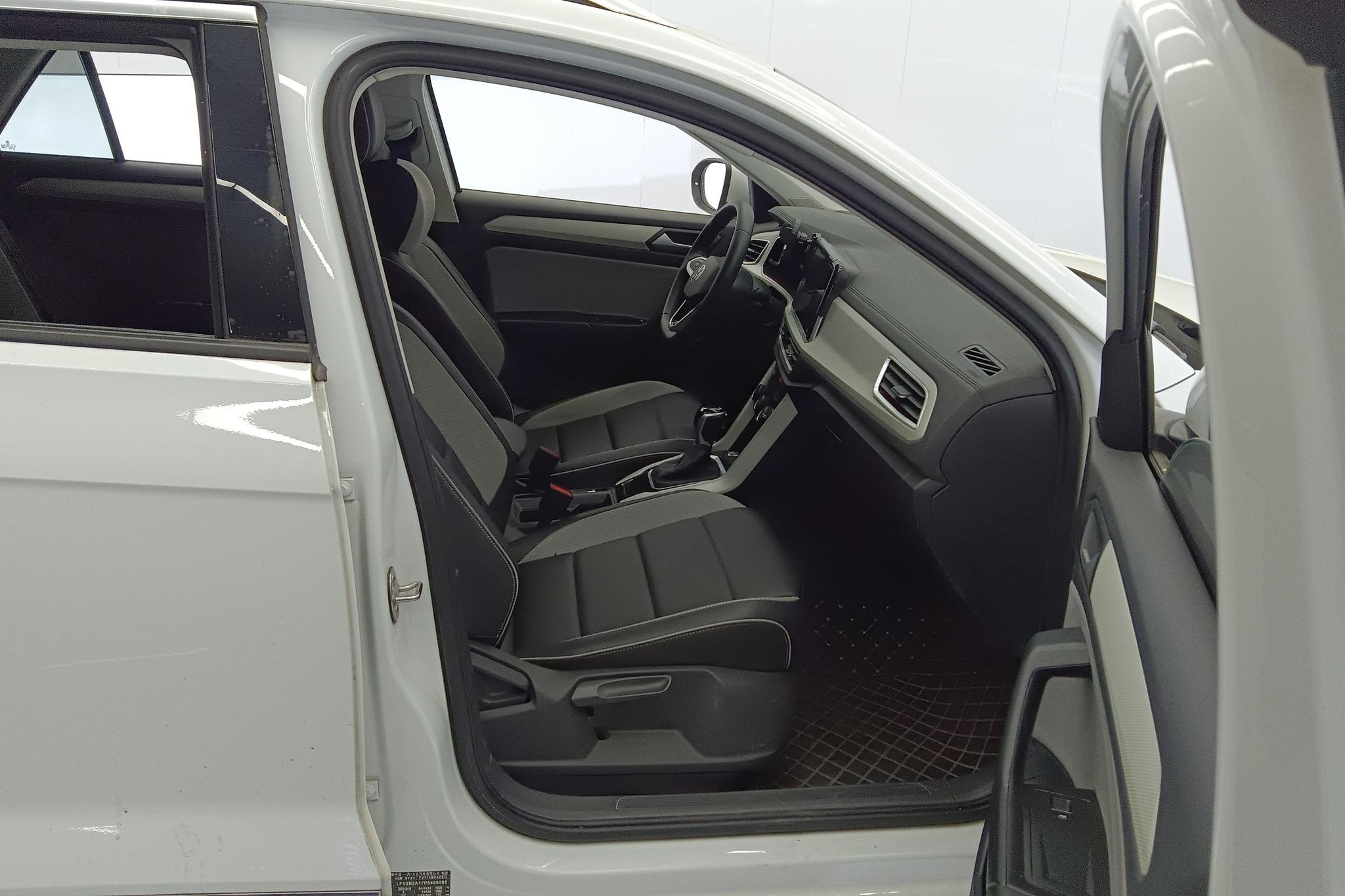 Volkswagen T-Roc 2023 280TSI DSG