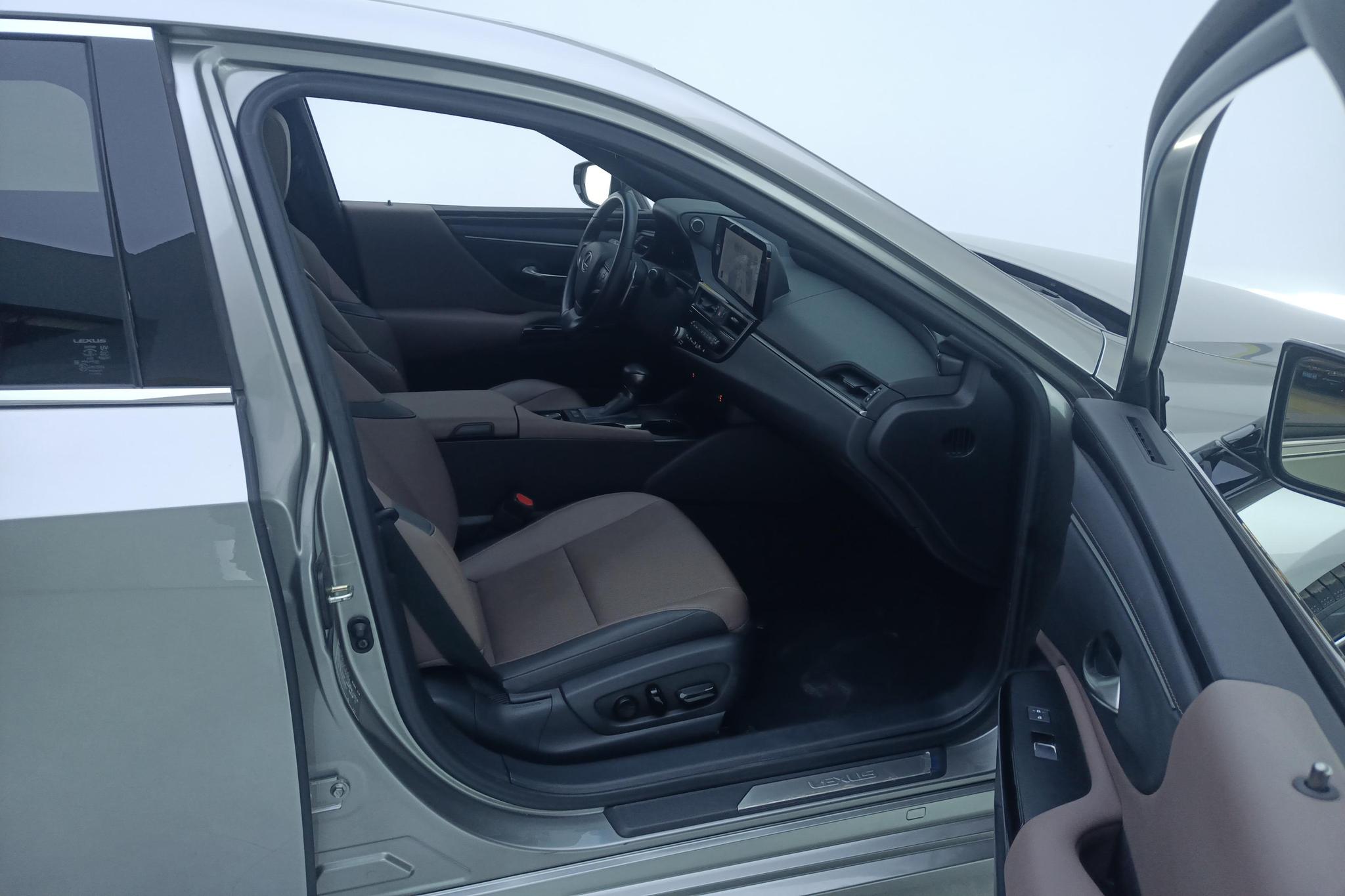 Lexus ES 2022 200