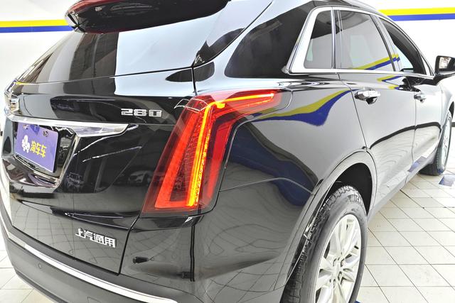 Cadillac XT5 2020 — фото 10