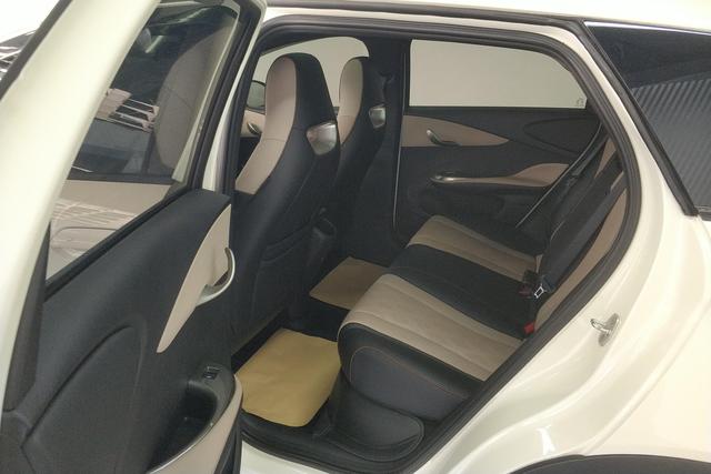 BYD dolphin 2024 Желтый из Китая, фото 4