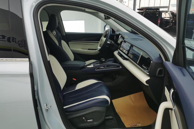 Geely Automobile Xingyue L 2022 Белый из Китая, фото 6