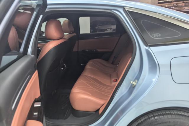 Geely Galaxy Galaxy L6 id 3783582 из Китая 13