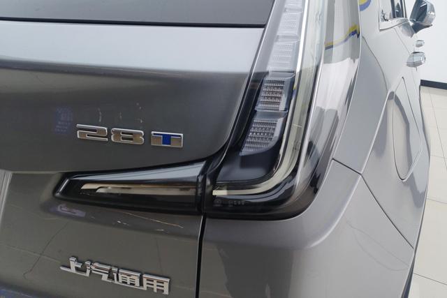 Cadillac XT4 2022 28 T 2 WDLuxury — фото 5