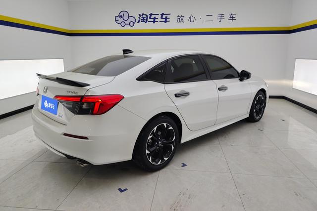 Honda Civic id 3804732 из Китая 7
