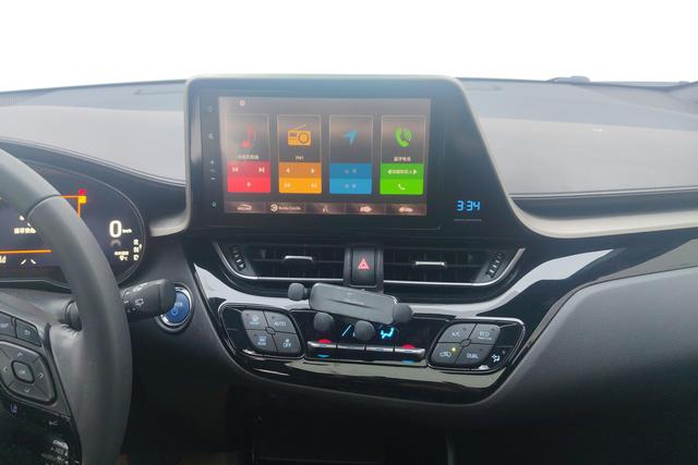 Toyota C-HR EV 2020 — фото 12
