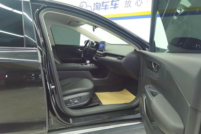 Red flag E-QM5 id 3810099 из Китая 13