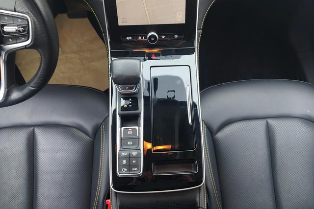 Roewe ei6 MAX Plug-in Hybrid 2020 — фото 14