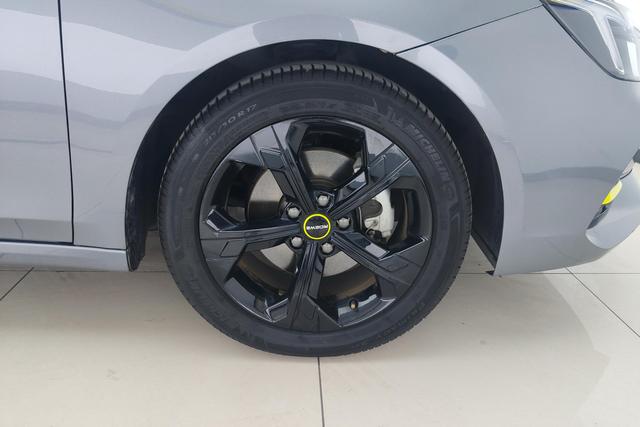 Roewe ei6 MAX Plug-in Hybrid 2020 — фото 10