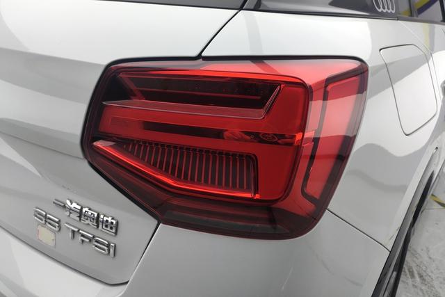 Audi Q2L 2018 — фото 5