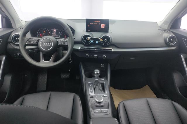 Audi Q2L id 3768946 из Китая 25