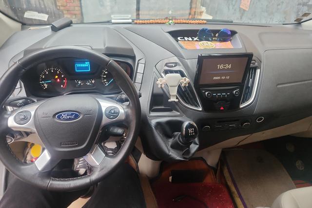 Ford Tourneo 2020 2.0 T MT — фото 14