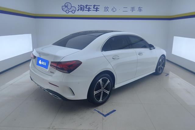 Mercedes-Benz A-Class 2022 A 200 L — фото 3