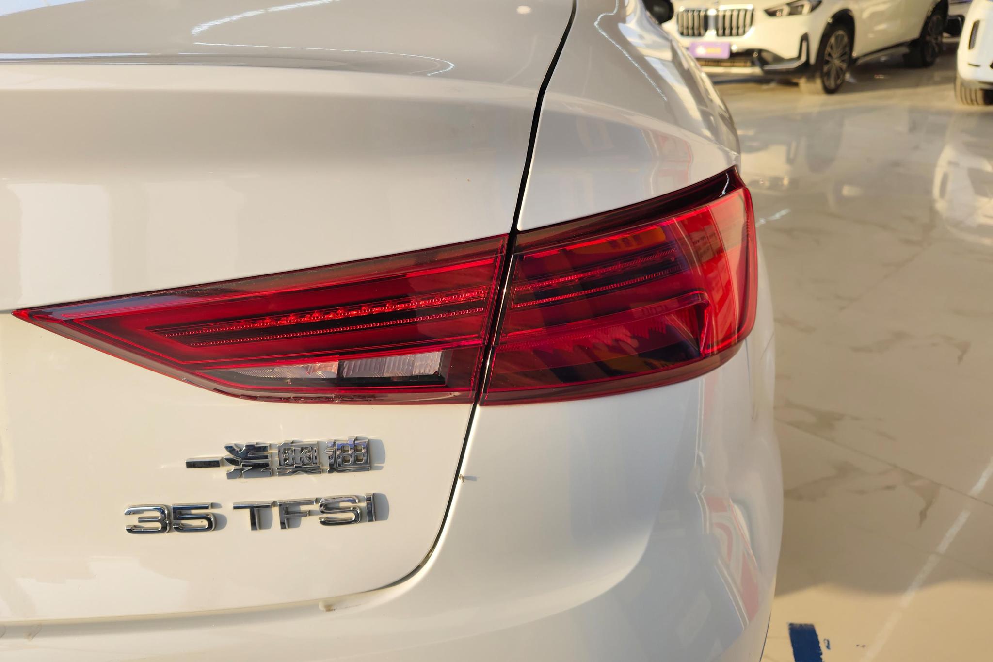 Audi A3 2019 Limousine 35 TFSI Fashion VI