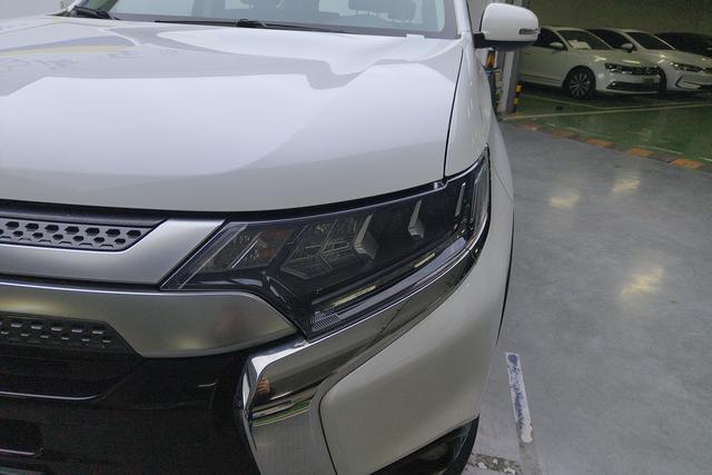 Mitsubishi Outlander 2020 — фото 4