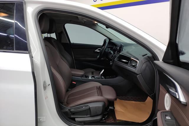 BMW 1 series id 3775223 из Китая 12