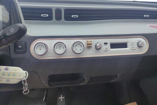 Wuling Automobile Wuling Hongguang MINIEV id 3817084 из Китая 17