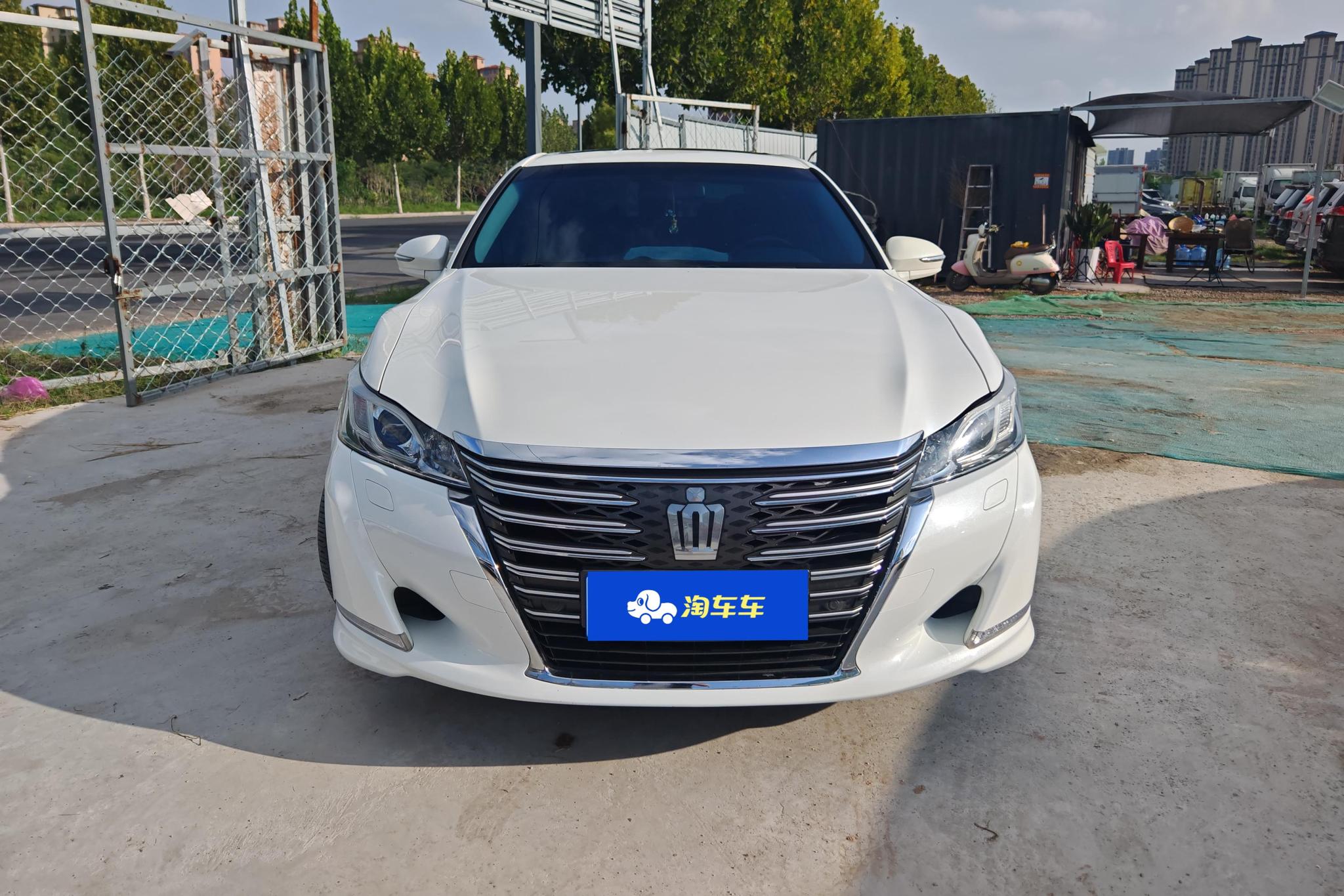 Toyota Crown 2015 2.5L Smart