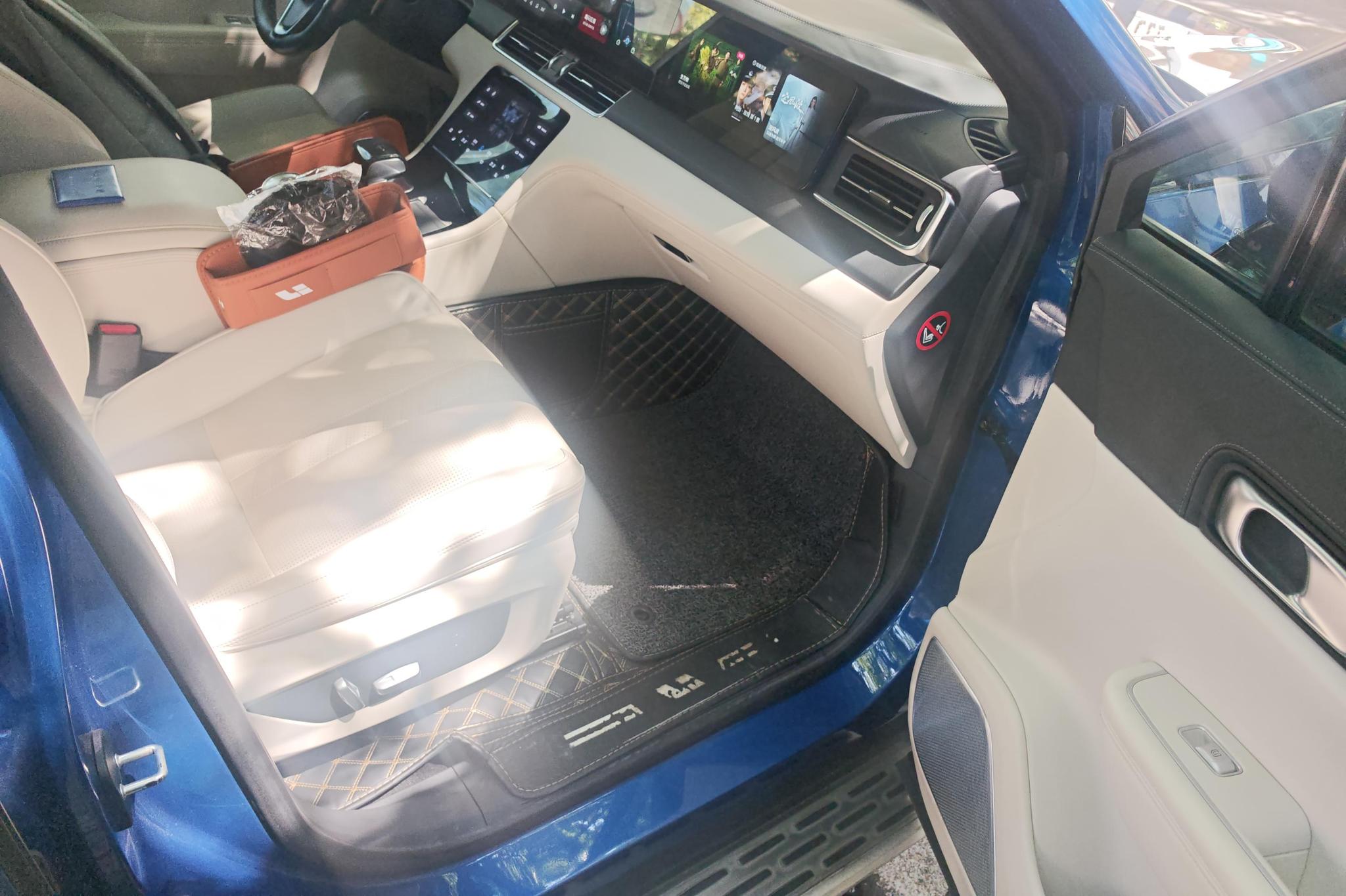 Li Auto ONE 2020 6 мест
