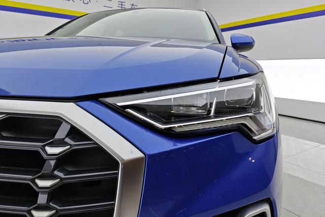 Audi Q3 2019 — фото 4