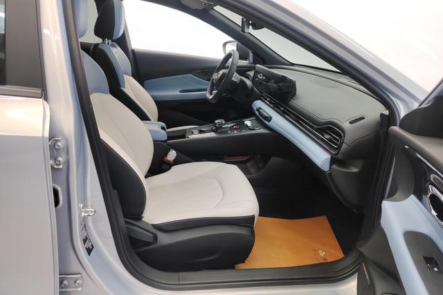 GAC Trumpchi Shadow Leopard id 3804225 из Китая 10