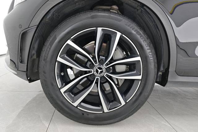 Mercedes Benz GLC 2021 — фото 10