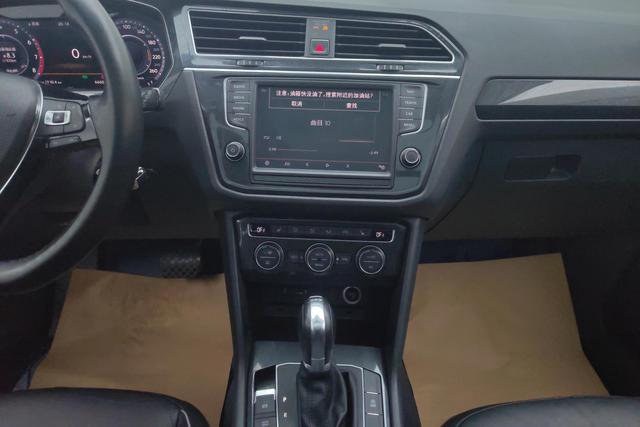 Volkswagen Tiguan 2017 330 TSI 4 WD — фото 12