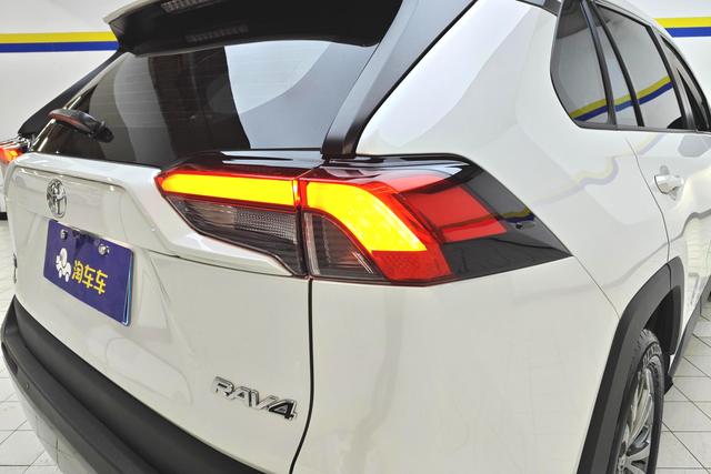 Toyota RAV4 2023 2.0 L CVT 2 WD PLUS — фото 5