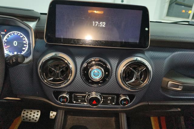 BAIC BJ40 2019 PLUS 2.3 T AT 4 WD VI — фото 13