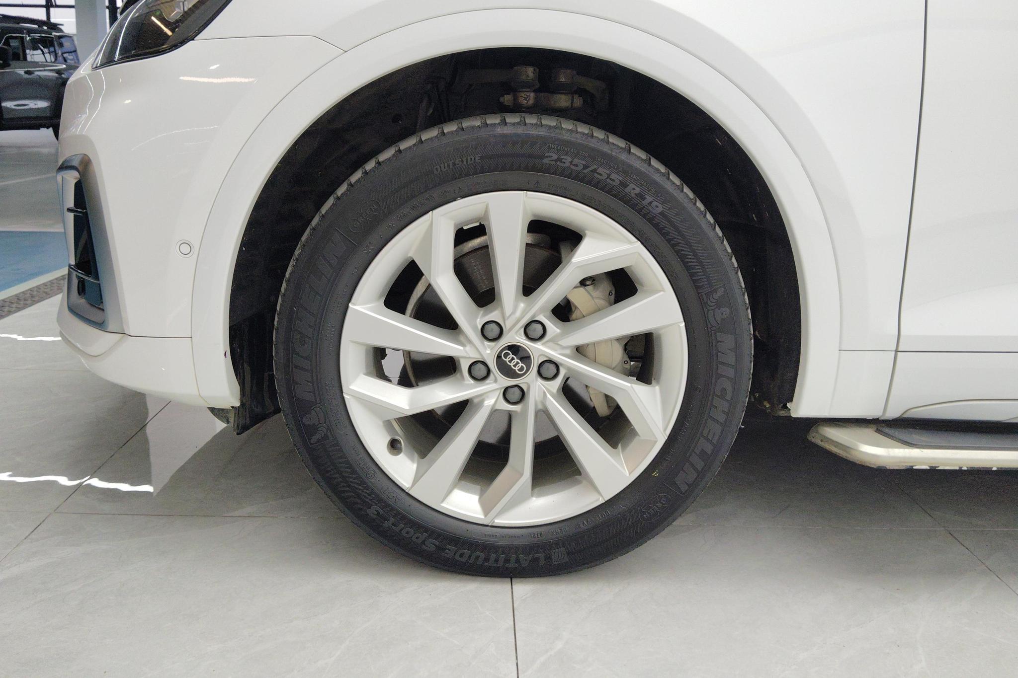 Audi Q5L id 4437865 из Китая 15