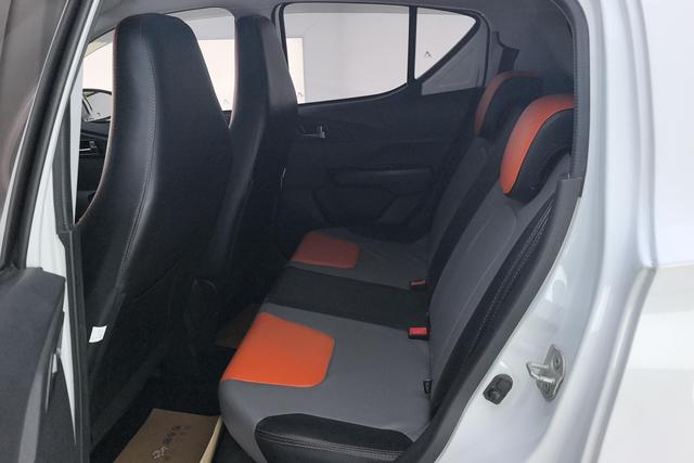 BAIC BJEV Baic New Energy EC 2018 — фото 16