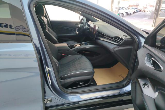 BYD seal 2024 Темно-серый из Китая, фото 5