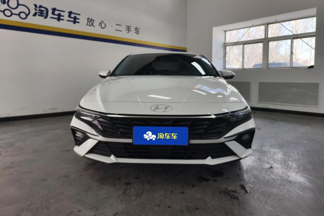 Hyundai Elantra 2023 1.5 L CVT GLX — фото 2