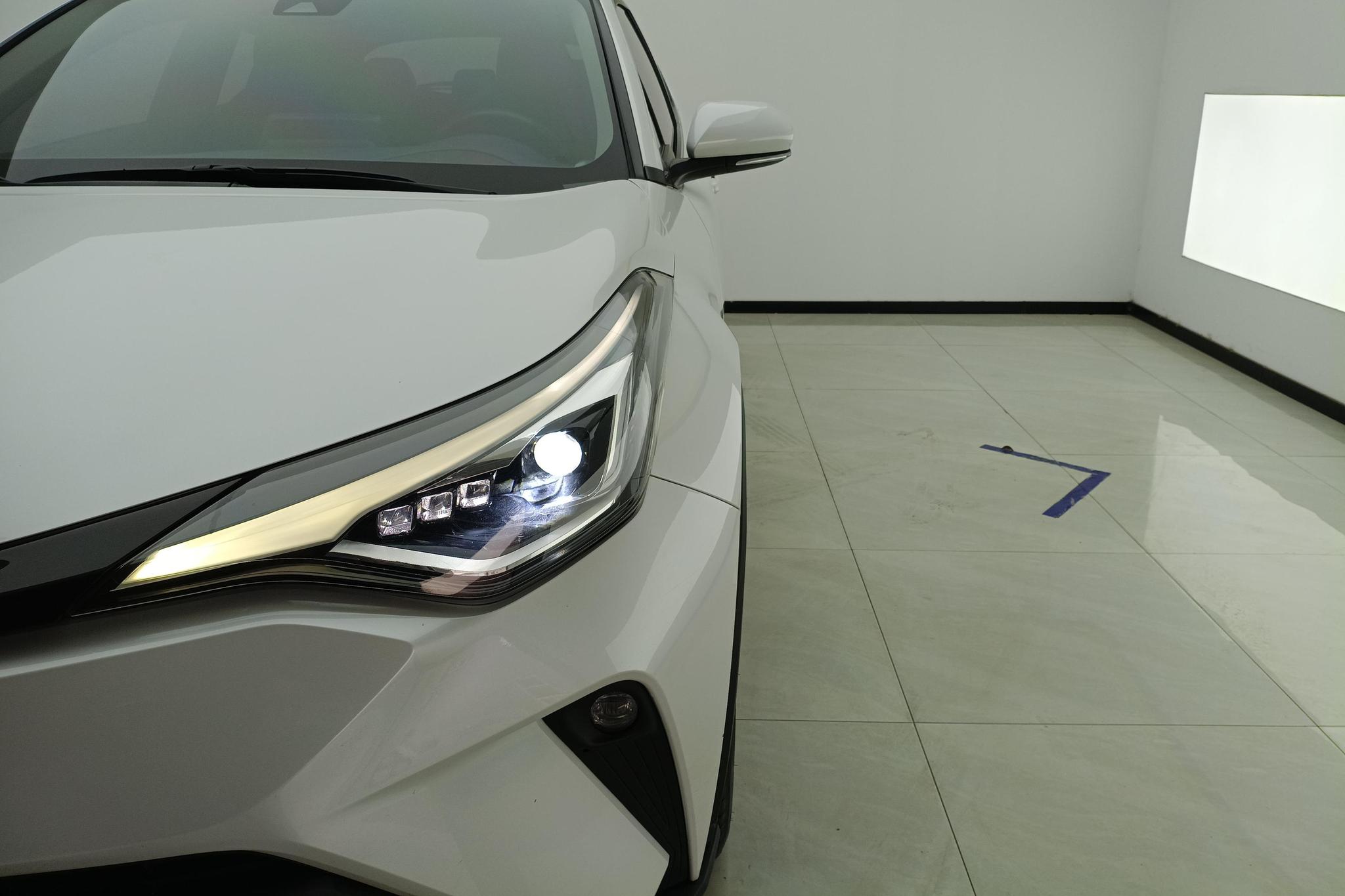 Toyota C-HR 2021 2.0L Luxury