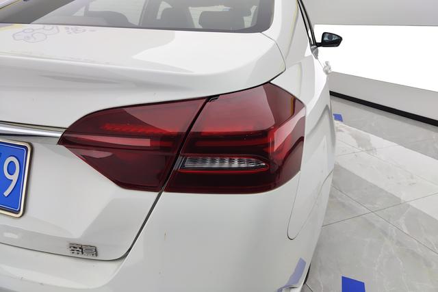 Geely Emgrand 2021 UP 1.5 L CVTLuxury — фото 6