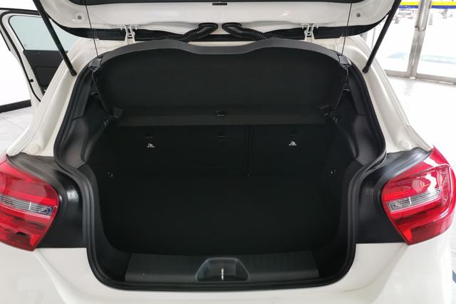 Mercedes-Benz A-Class 2015 A 180 Standard — фото 17