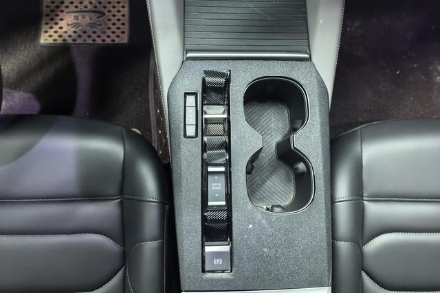 Citroen Versailles C5 X 2023 Белый из Китая, фото 2