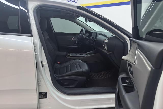 Citroen Versailles C5 X 2023 Белый из Китая, фото 6