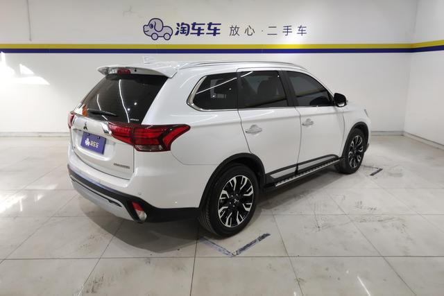Mitsubishi Outlander 2020 — фото 3