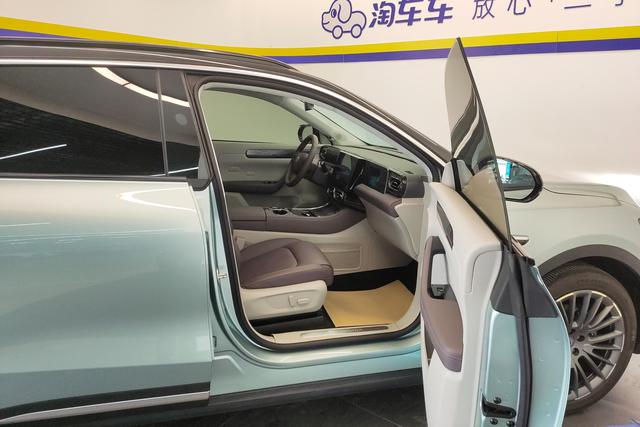 Leapmotor C11 Hybrid 2023 — фото 16