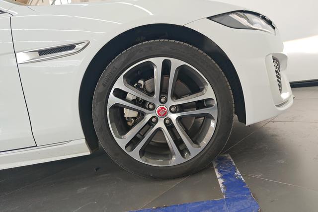 Jaguar XEL id 3824760 из Китая 17