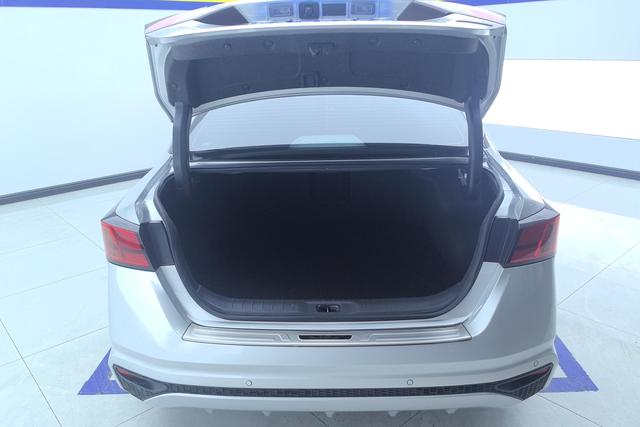 Nissan Teana 2021 2.0 L XL — фото 17