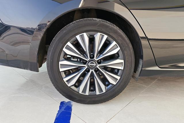 Nissan Teana 2022 2.0 L XL-TLS — фото 11