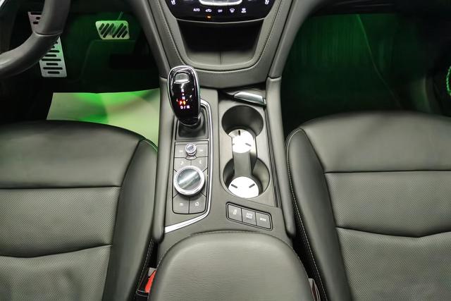 Cadillac XT6 2021 — фото 14