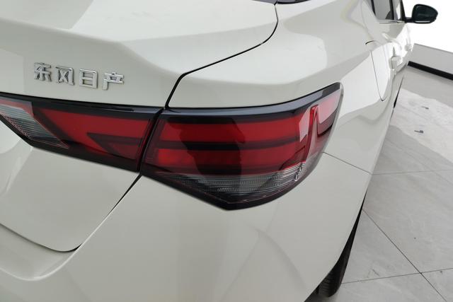 Nissan Sylphy 2022 1.6 L XL CVT — фото 5