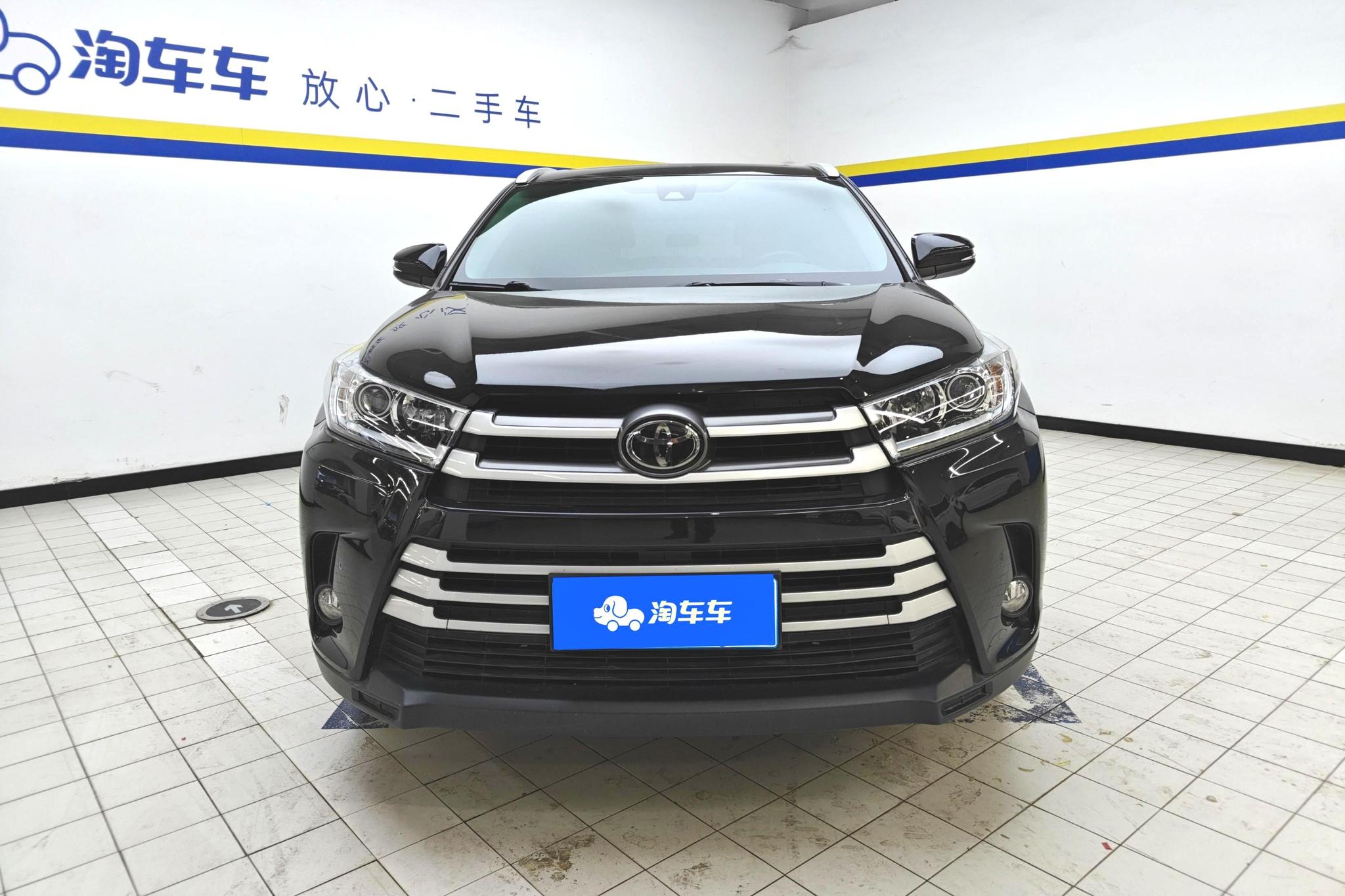 Toyota Highlander 2021 2.0T Luxury 7 мест